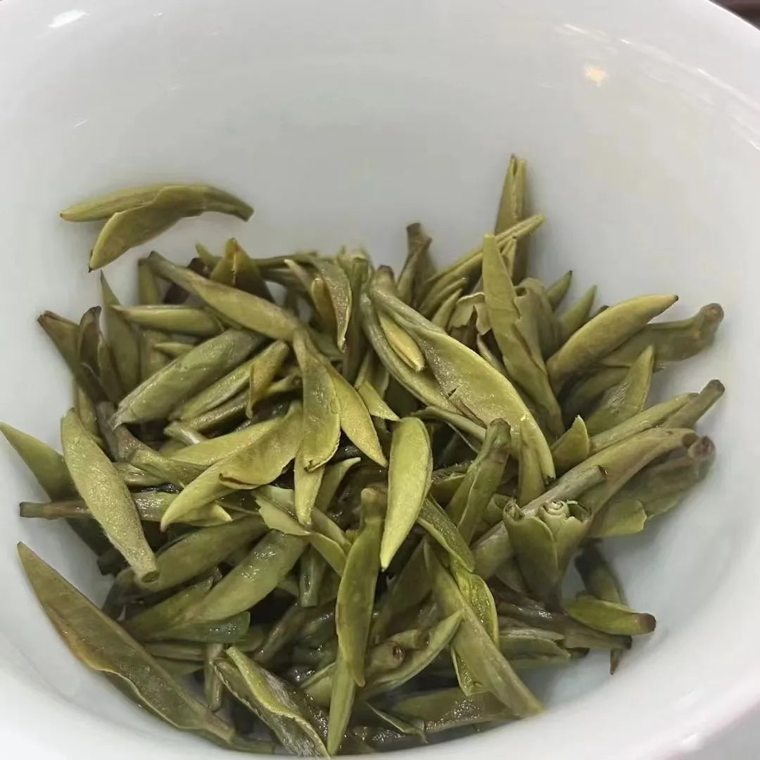 Wild Baekho Silver Needle 荒野白茶 白毫銀針