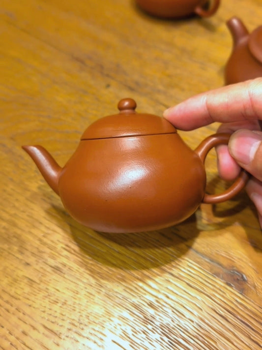 Old Zhuni Pear Shape Pot 老朱泥 梨形壺