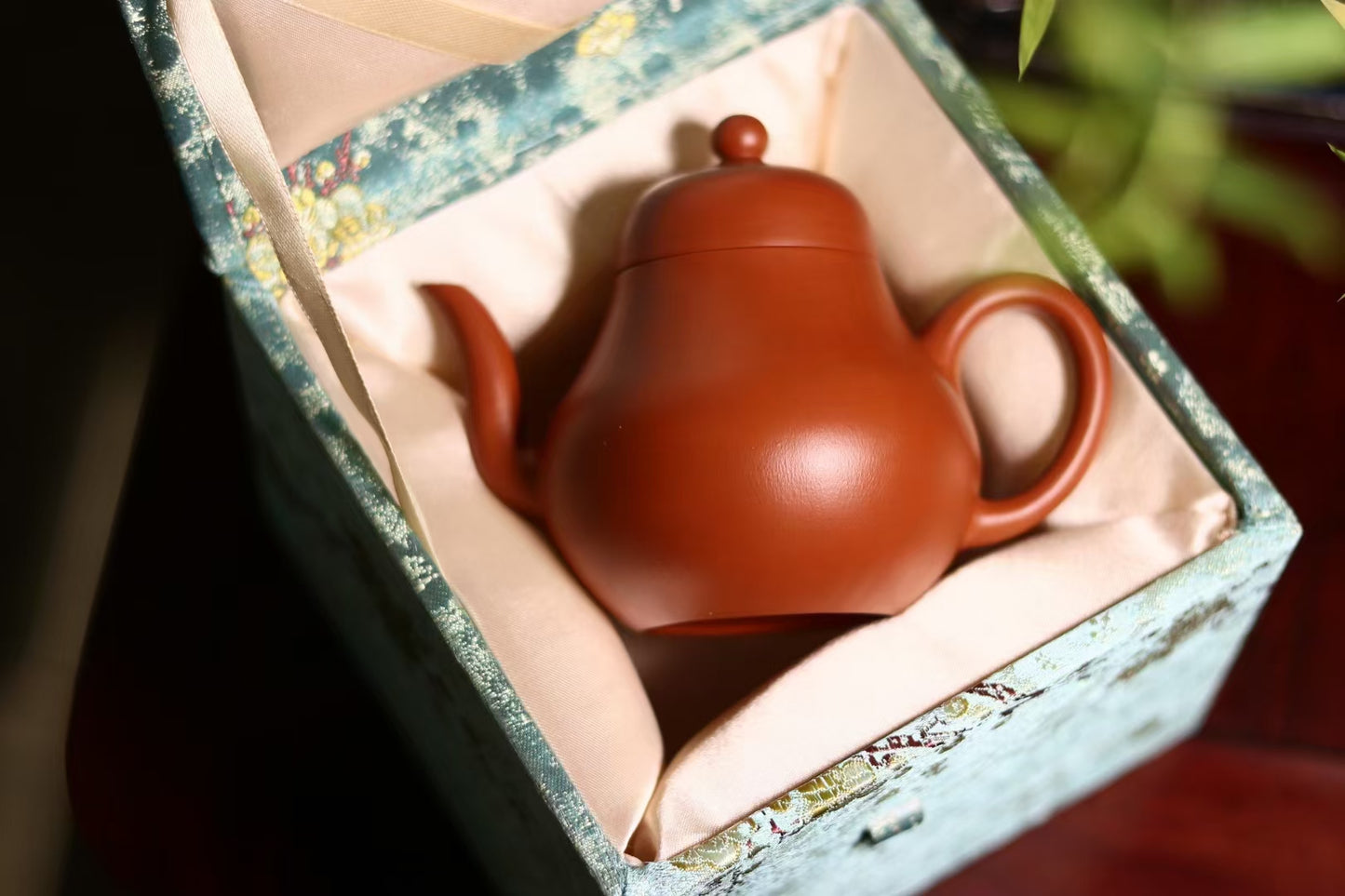 Red Clay (Zhaozhuang Zhuni) Si Ting Pot 趙莊朱泥 思亭壺