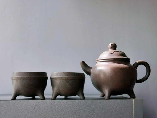03- Flamed Three Legs Round pot with cups 清代復古料 三足圓壺連杯