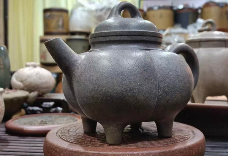 Ding's Four Legs Pot One