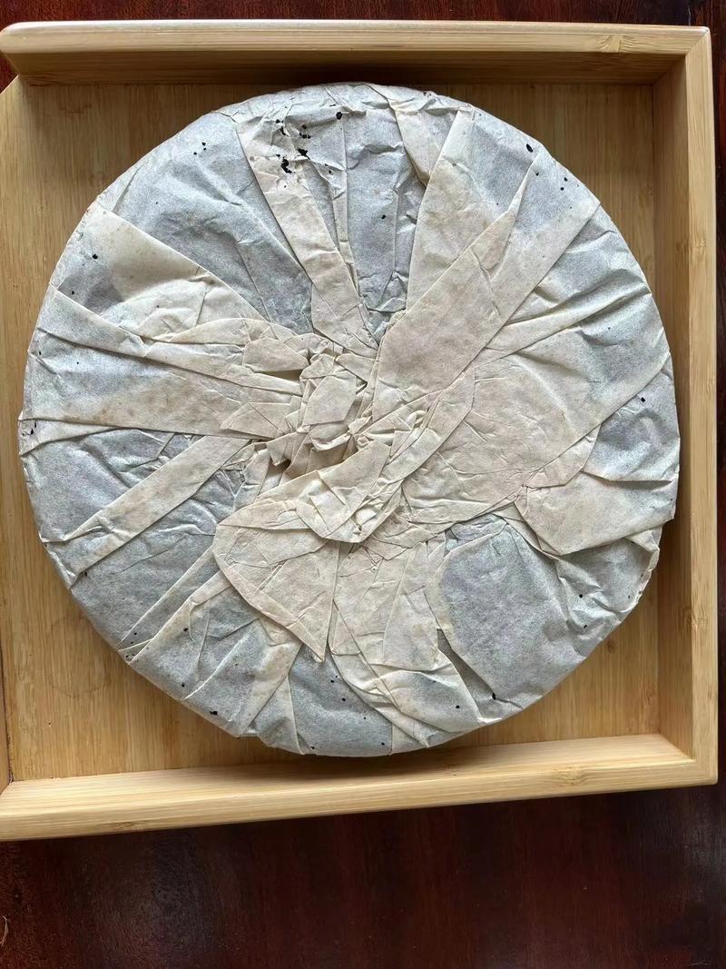 Tea: Aged Raw Puerh teacake 2003 Mark 8582 雲南七子餅茶2003年8582青餅