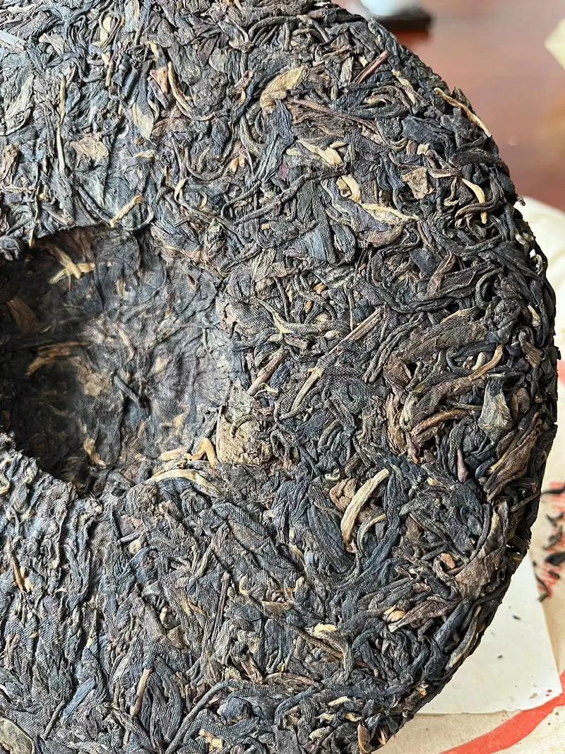 Tea: Aged Raw Puerh teacake 2003 Mark 8582 雲南七子餅茶2003年8582青餅