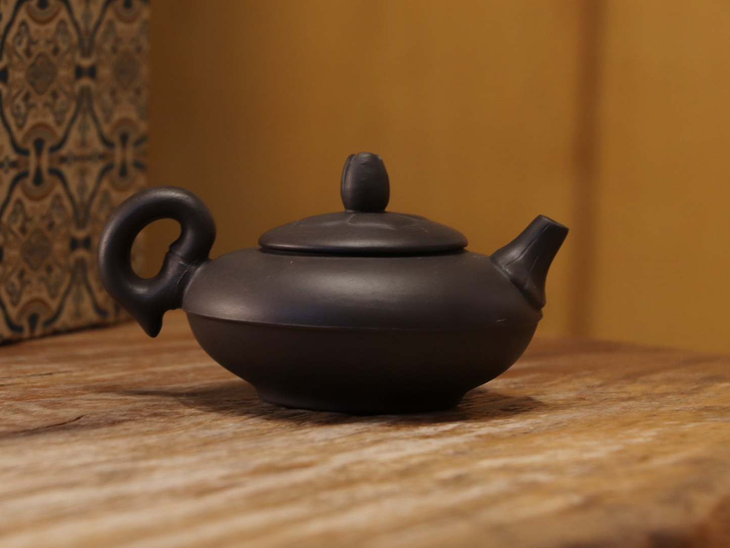 80s Black Clay Linghua pot 八十年代 黑料 菱花