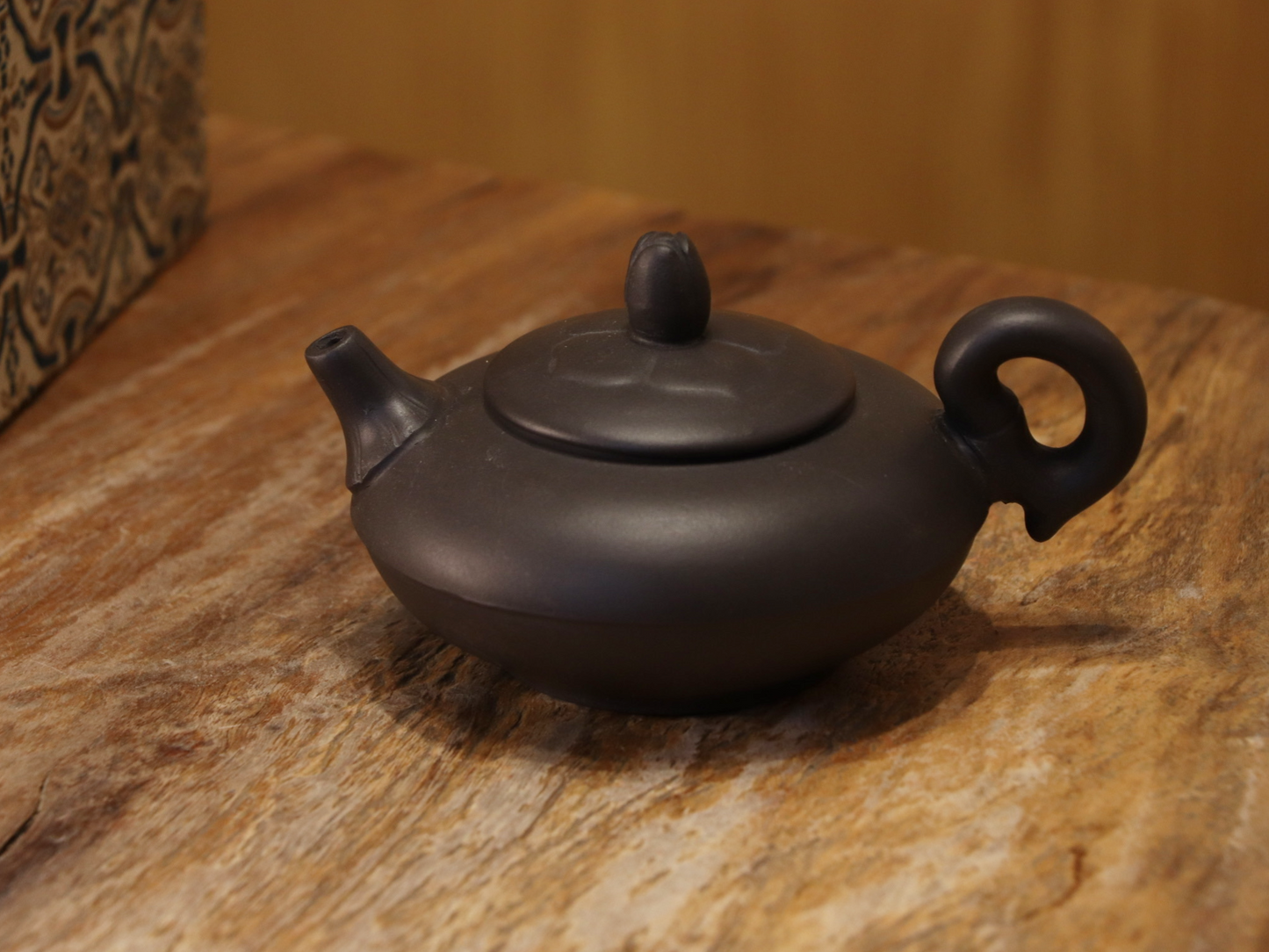 80s Black Clay Linghua pot 八十年代 黑料 菱花