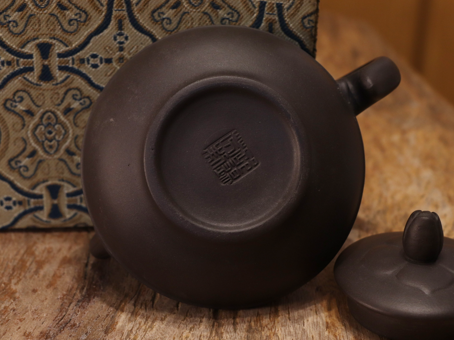 80s Black Clay Linghua pot 八十年代 黑料 菱花